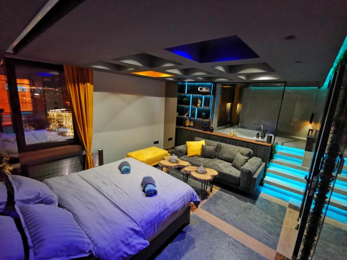 Smart Luxury Penthouse Suites - Private Sauna, Hot-Tub, Home Cinema At The Best Location In Skopje Ngoại thất bức ảnh