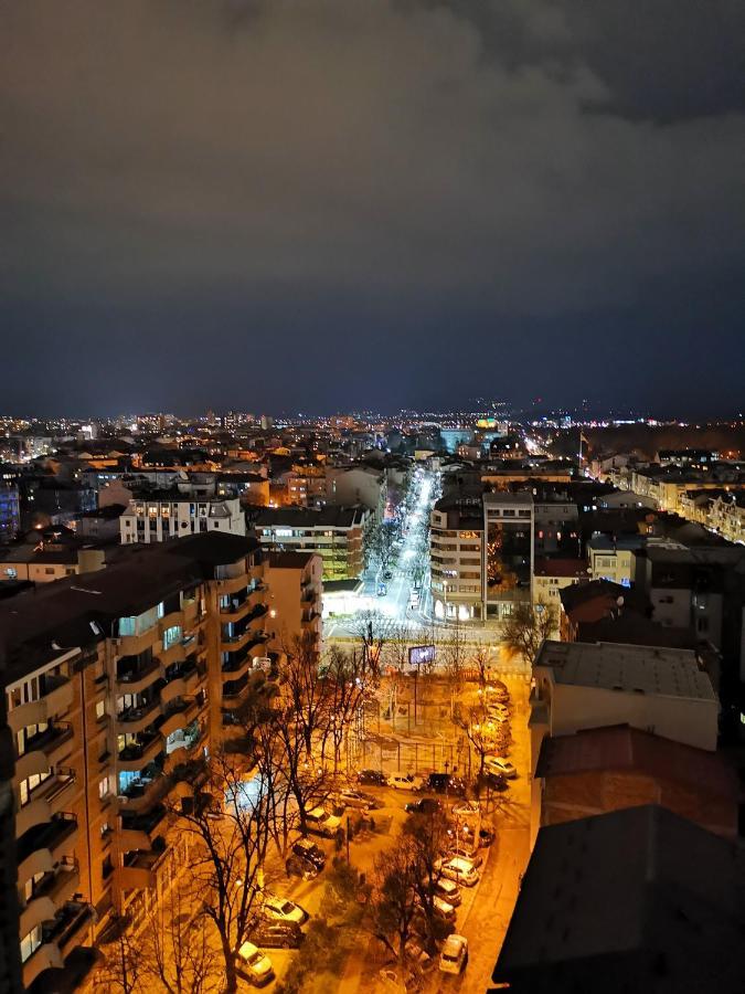 Smart Luxury Penthouse Suites - Private Sauna, Hot-Tub, Home Cinema At The Best Location In Skopje Ngoại thất bức ảnh