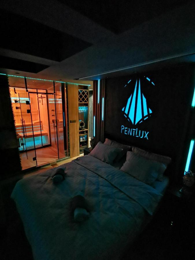 Smart Luxury Penthouse Suites - Private Sauna, Hot-Tub, Home Cinema At The Best Location In Skopje Ngoại thất bức ảnh