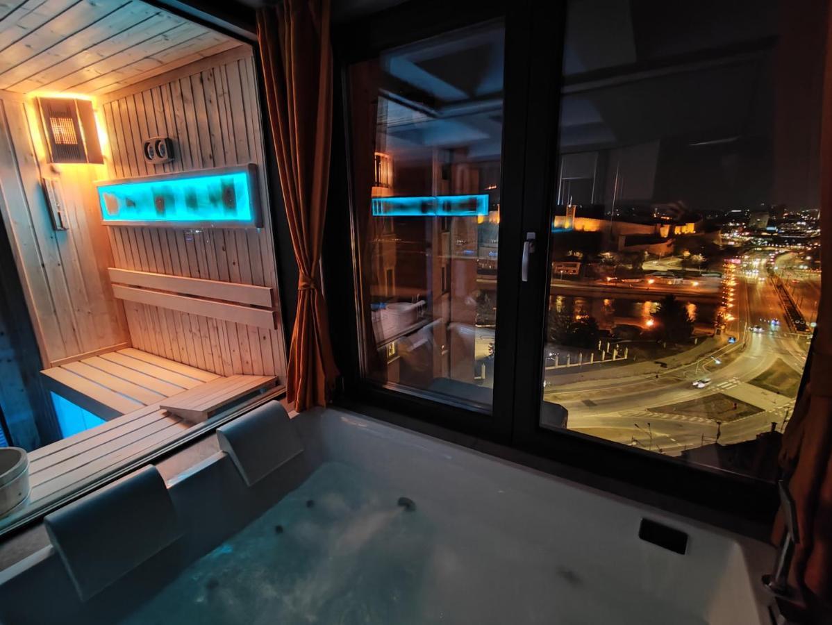 Smart Luxury Penthouse Suites - Private Sauna, Hot-Tub, Home Cinema At The Best Location In Skopje Ngoại thất bức ảnh