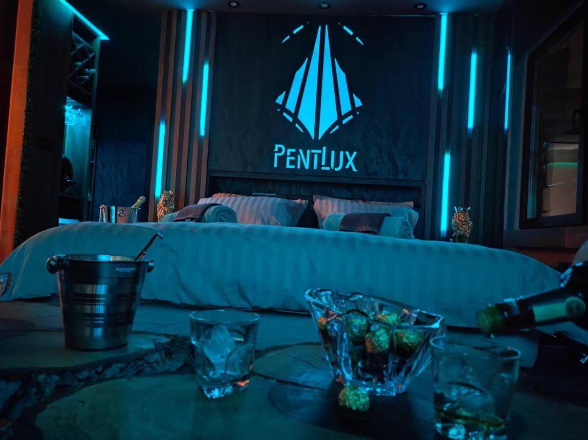 Smart Luxury Penthouse Suites - Private Sauna, Hot-Tub, Home Cinema At The Best Location In Skopje Ngoại thất bức ảnh