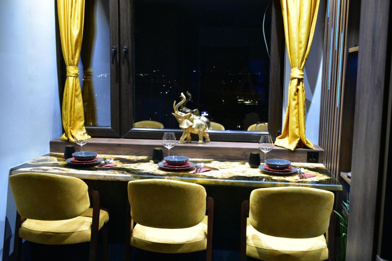 Smart Luxury Penthouse Suites - Private Sauna, Hot-Tub, Home Cinema At The Best Location In Skopje Ngoại thất bức ảnh