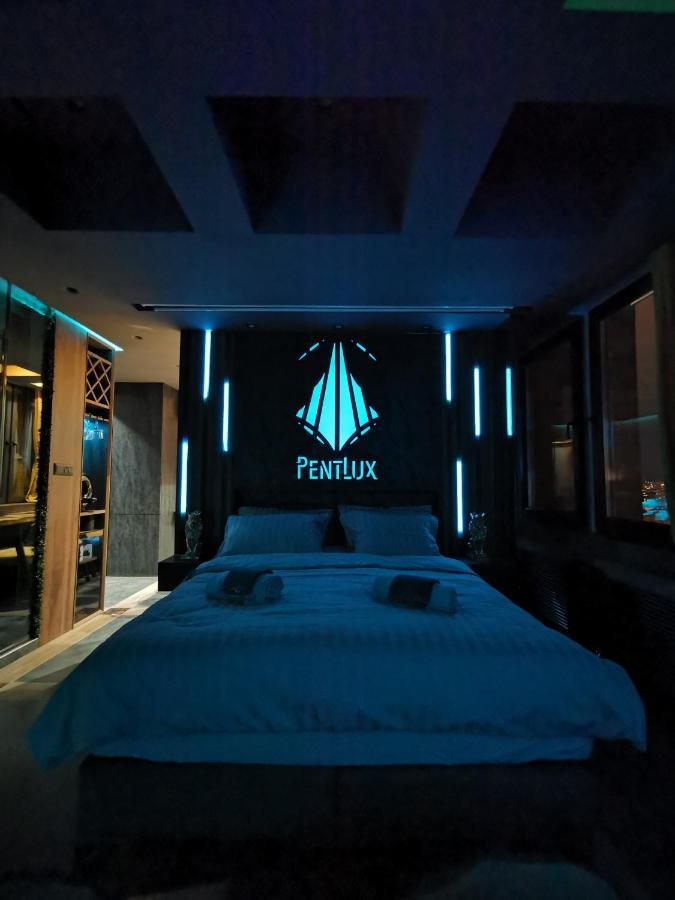 Smart Luxury Penthouse Suites - Private Sauna, Hot-Tub, Home Cinema At The Best Location In Skopje Ngoại thất bức ảnh