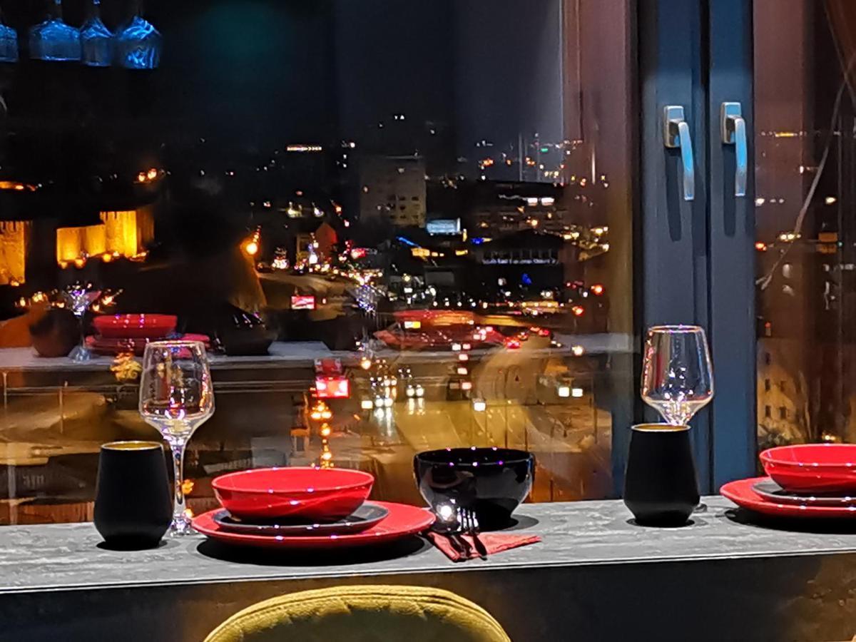Smart Luxury Penthouse Suites - Private Sauna, Hot-Tub, Home Cinema At The Best Location In Skopje Ngoại thất bức ảnh